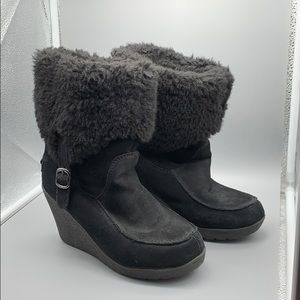 Bearpaw wedge boots